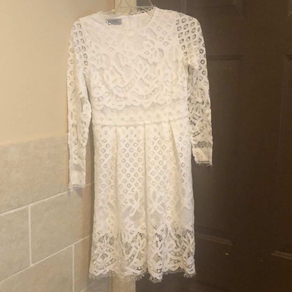 White long sleeve lace dress